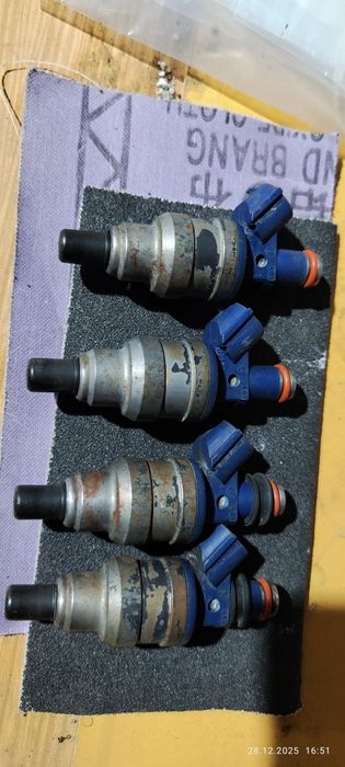 Продам форсунки Бош Карина Е 7A-FE LB