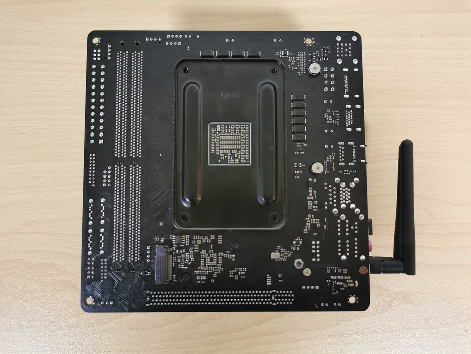 Asrock Fatal1ty X470 Gaming ITX/ac дъно с процесор AMD Ryzen 7 1700