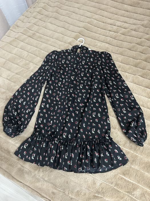 Продам женские платья