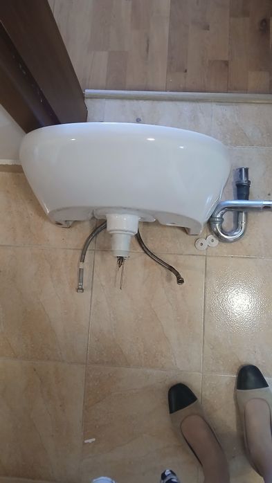 Мивка за баня със смесител за 25лв