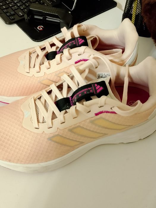 Adidas кроссовки женские