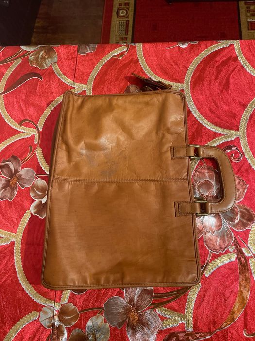 Harold’s men handbag