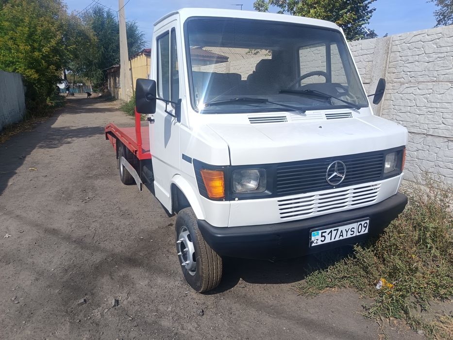 Продам Эвакуатор мерседес 410d