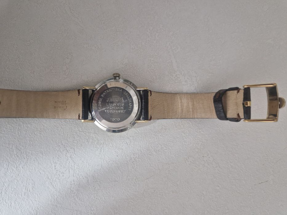 Omega seamaster de ville aur-otel