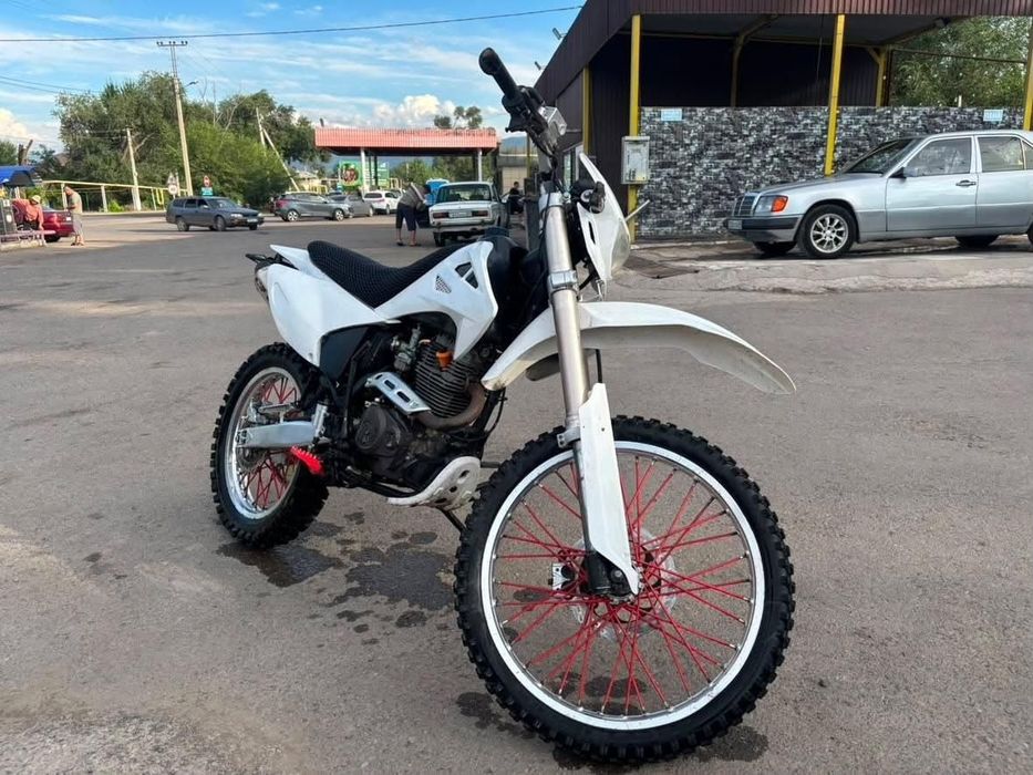 Энудро 250 куб почти новый