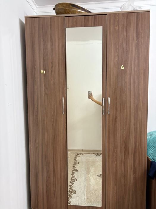 Продам шкаф и диван