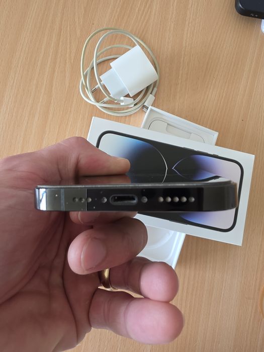 Продавам iPhone 14 Pro 256GB - Space Black (Черен Графит) • Пълен комплект