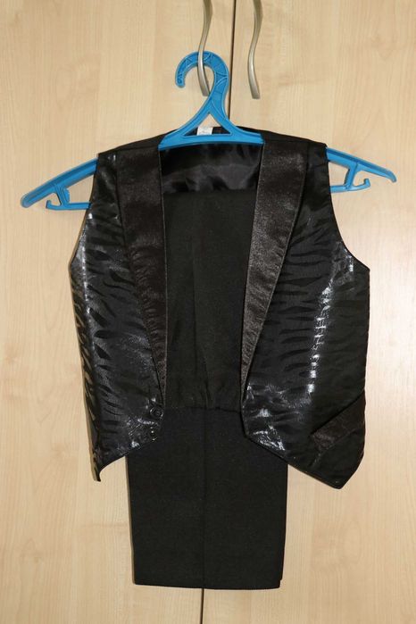 Костюм черный на мальчика