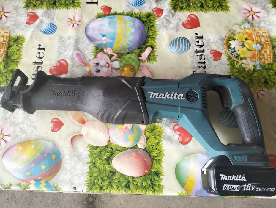 Makita fierăstrău sabie