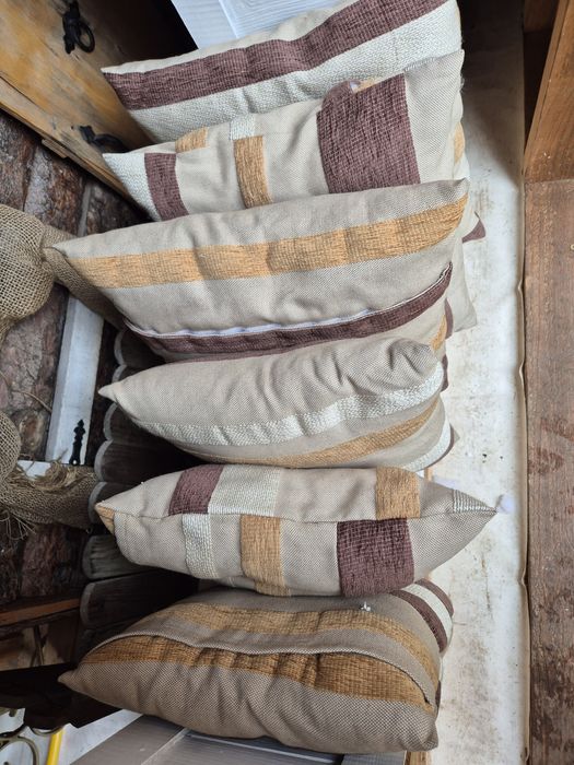 Различни декоративни възглавнички