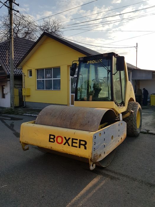 Inchiriere cilindru compactor