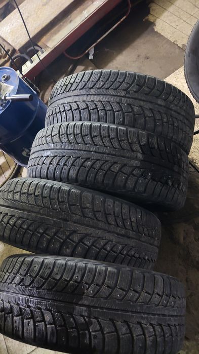 Шины зима комплект .