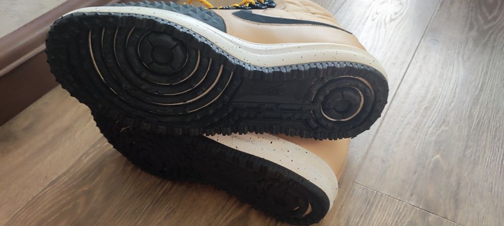 Продам новые кроссовки NIKE  AIR