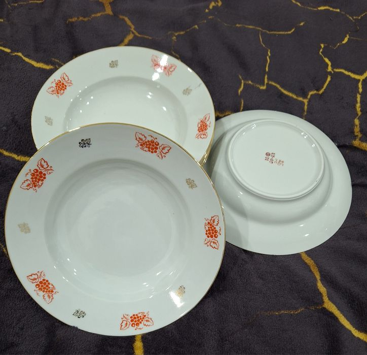 Продам тарелки,блюда.