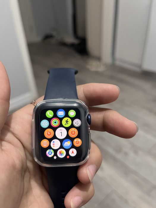 Продам Apple watch 6