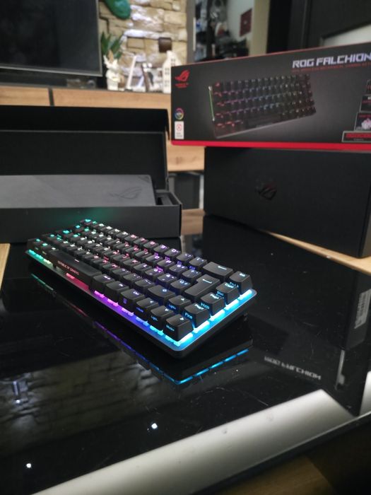 Asus ROG  Falchion wireless геймарска клавиатура 3бр. Налични