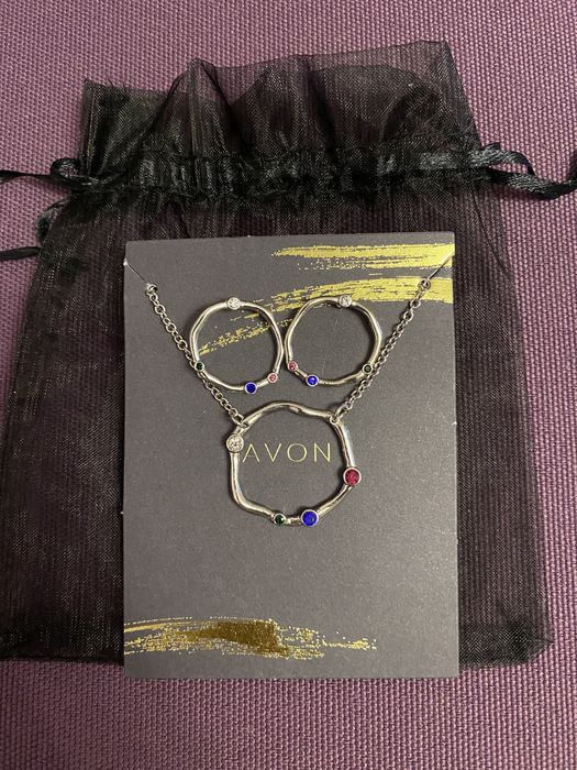 Комплект обици и колие