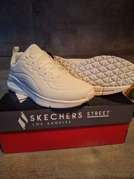 Adidasi Skechers