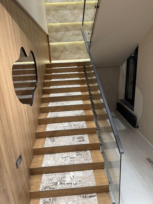 Профессиональная укладка ковров на лестницу!