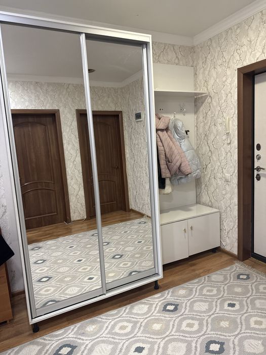 Продам прихожий шкаф