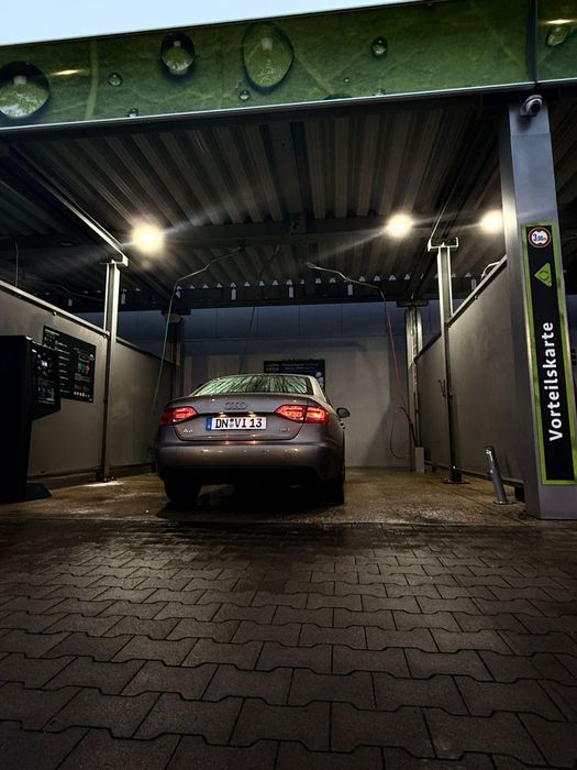 Vand sau schimb audi A4 b8