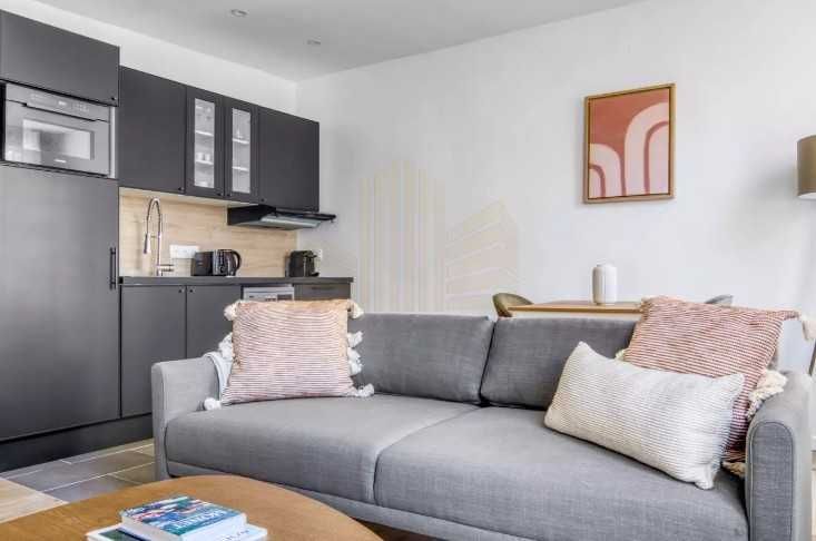 Дава се под наем Двустаен апартамент в Пловдив, Център - 44 кв.м за 198.9 € - Снимка #1