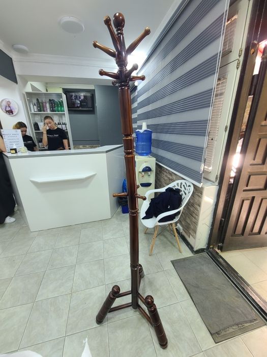 Вешалка деревянная