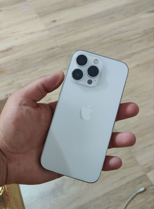 se vinde iphone 13 pro