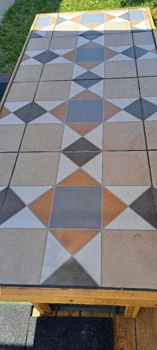 vand masa cu tablie din gresie