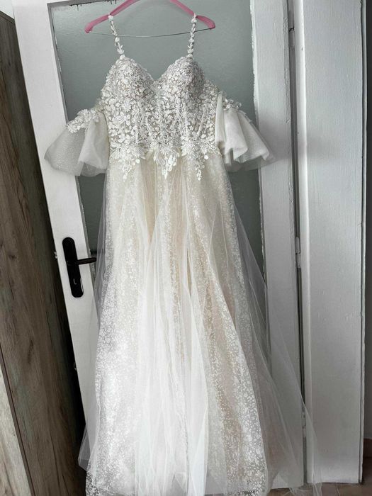 Нежна и елегантна булченска рокля