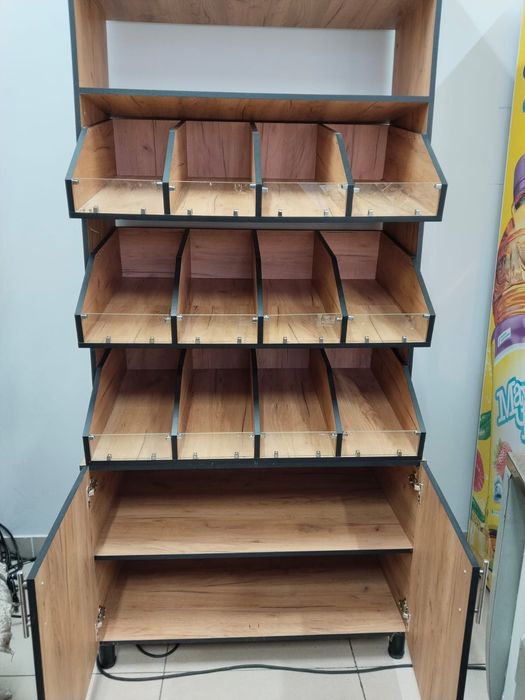 Продам стелажи для магазина