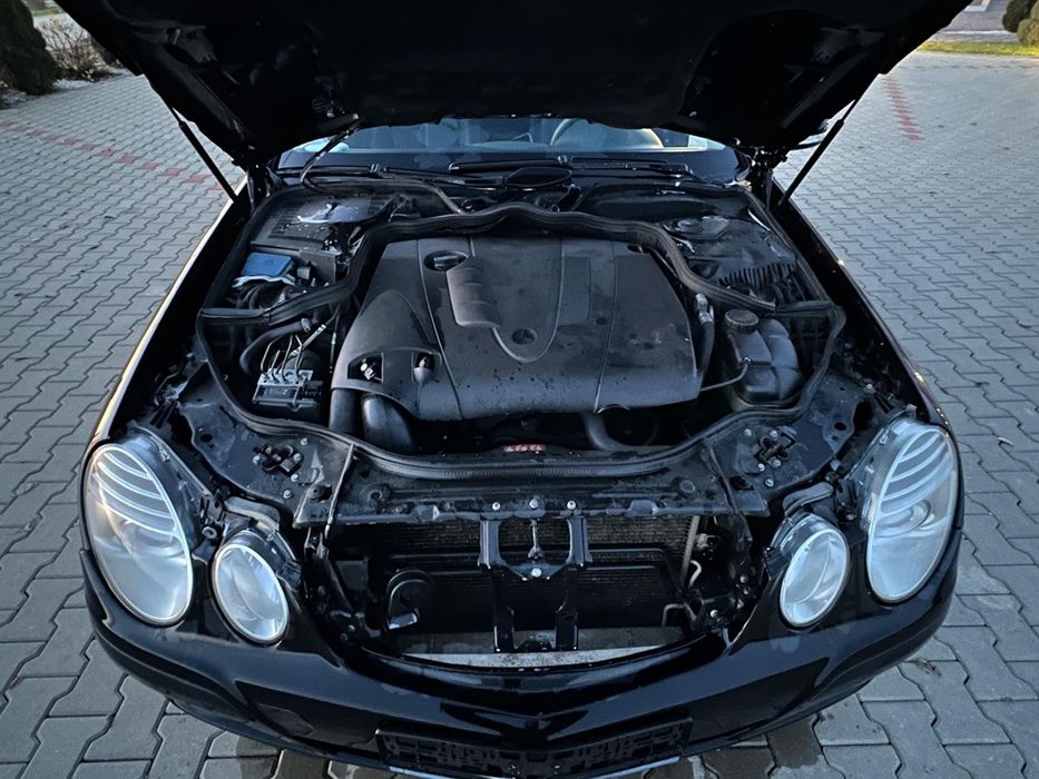 Mercedes E Class W211