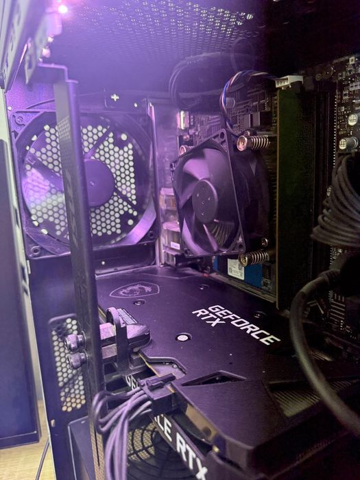 Vând pc gaming detalii în descriere