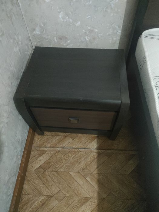 Продам кровать с тумбой