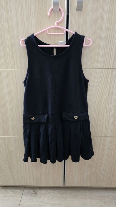 Ученическа рокля Zara (по етикет 140, реално 128). Като нова!
