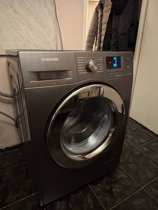Продавам пералня Samsung EcoBubble WF80F5E5W4X 8kg  1400 об./мин