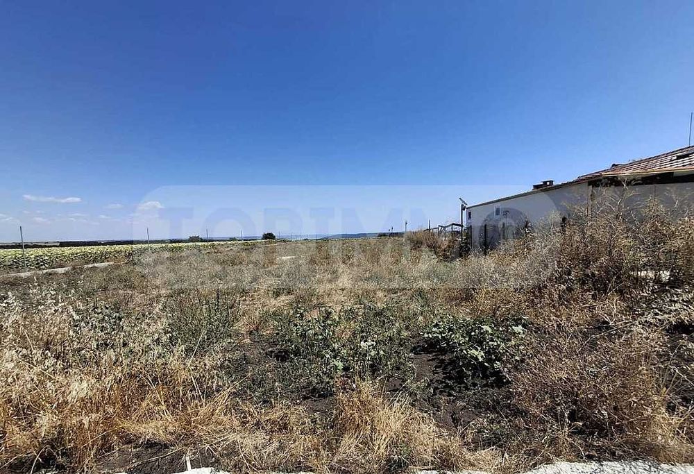 Дава се под наем Парцел в с. Кичево, Област Варна - 2311 кв.м за 700 € - Снимка #2