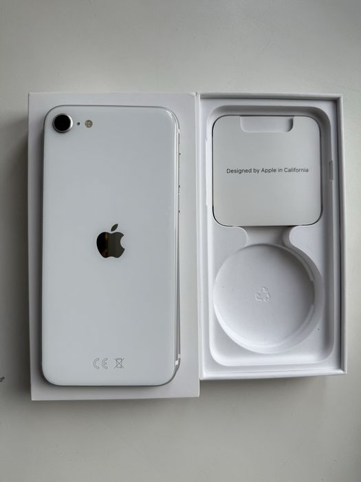 Продам Айфон Se(2020)