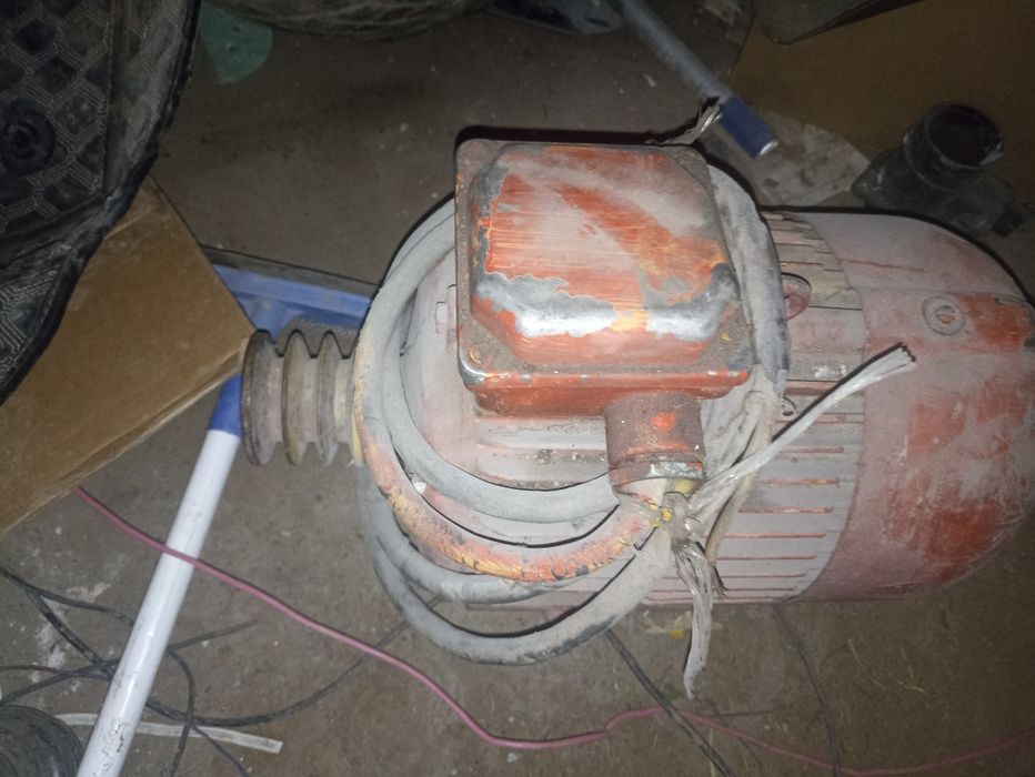 Продам электродвигатель