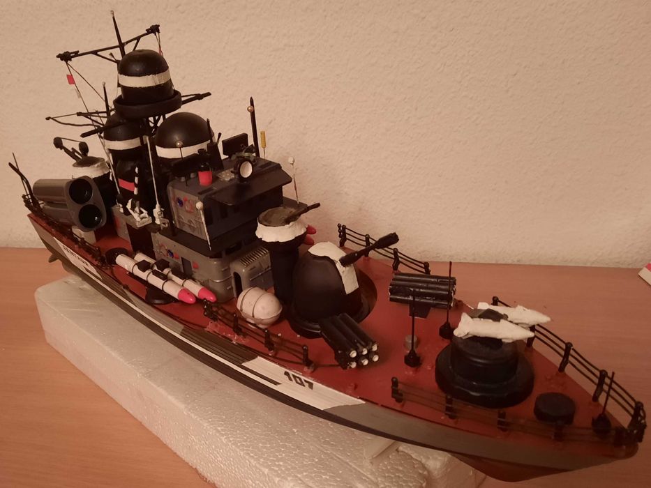 Navomodel navigant Vas de lupta Vapor cu telecomanda si iluminare