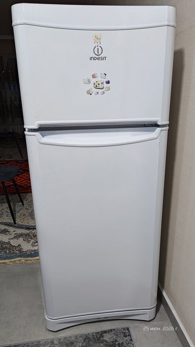 Холодильник INDESIT