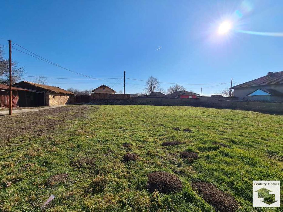 120354 Къща с просторен двор и кладенец в с. Драганово