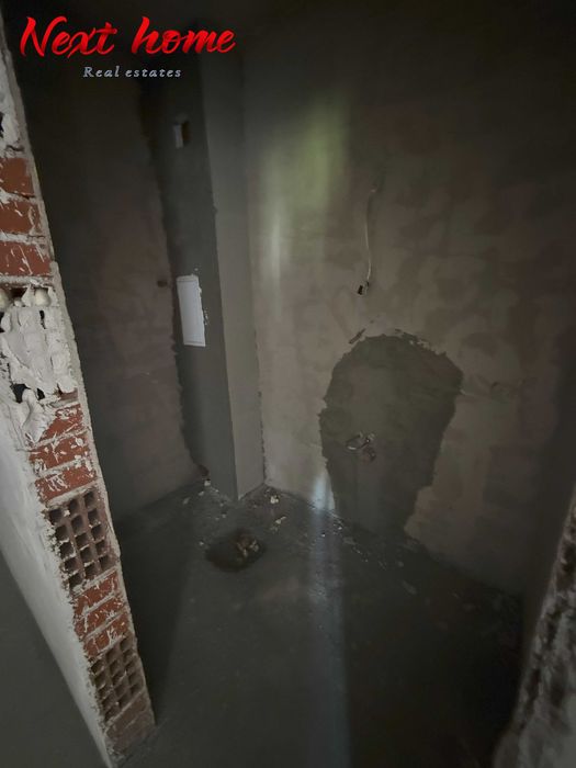 Продава се Четиристаен апартамент в Пловдив, Остромила - 180 кв.м за 1000 €/кв.м - Снимка #4