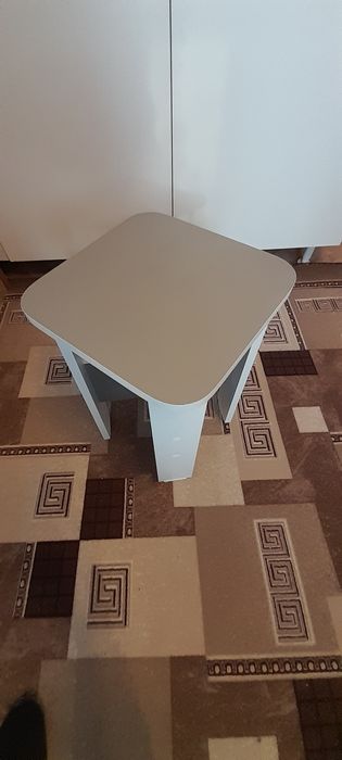 Продам табуретки новые.