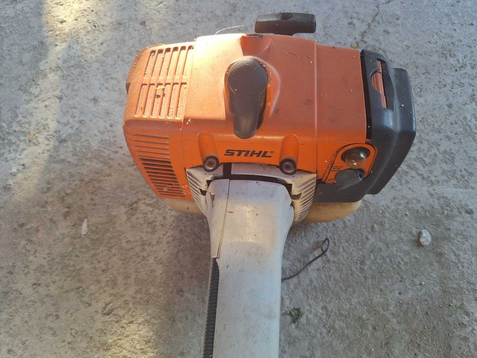 Vând urgent motocoasă sthill 300
