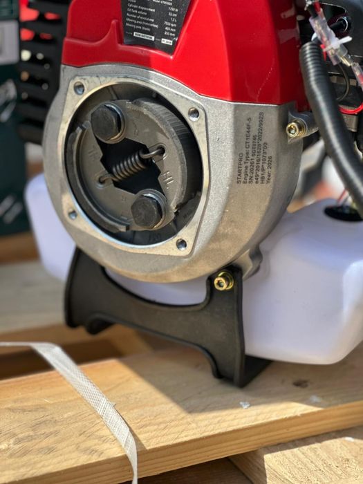 Motocoasă pe benzină StartPro SGT-4000, motor 2T, 52 cm³, 1750W