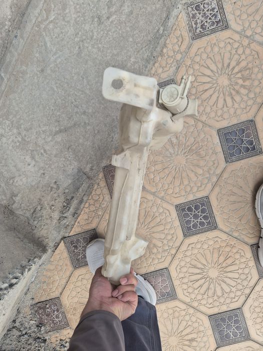 Бачок стеклоомывателя от исузу