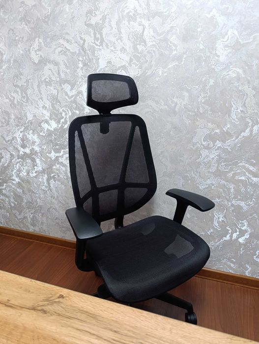 Продам офисное эргономичное кресло ERGO ROWE