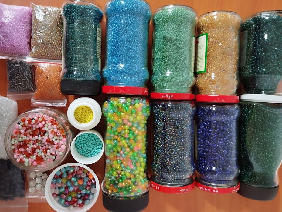 Продам бисер и бусины для рукоделия