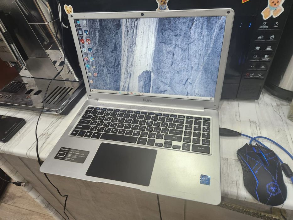 Продам офисный ноутбук Zed сумка мышка в подарок